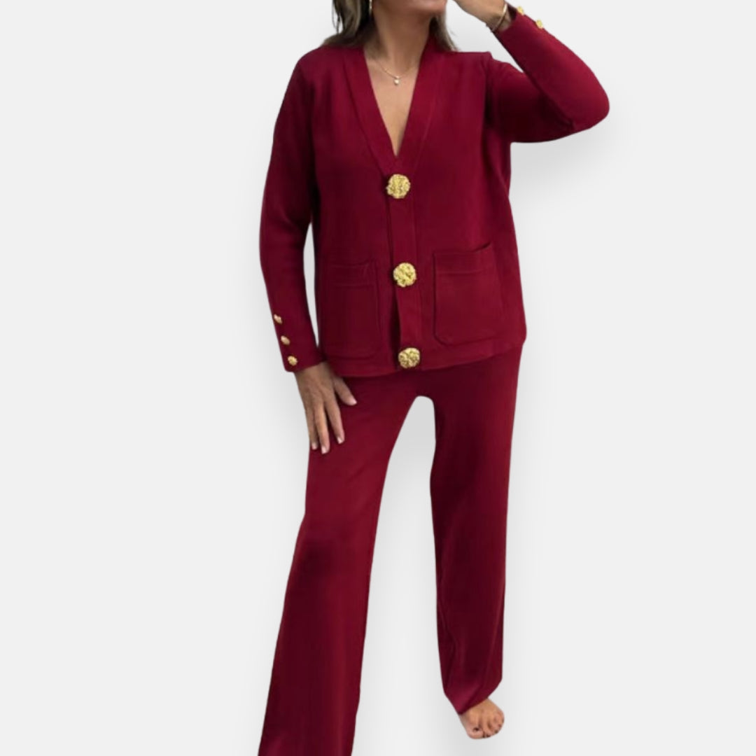 Francine | Ensemble en tricot chic à boutons dorés
