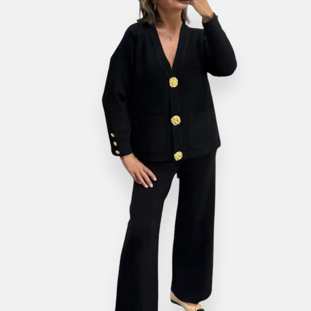 Francine | Ensemble en tricot chic à boutons dorés