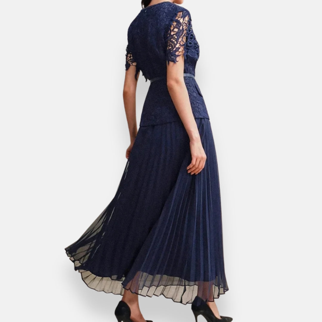 Maëva | Robe en dentelle ceinturée
