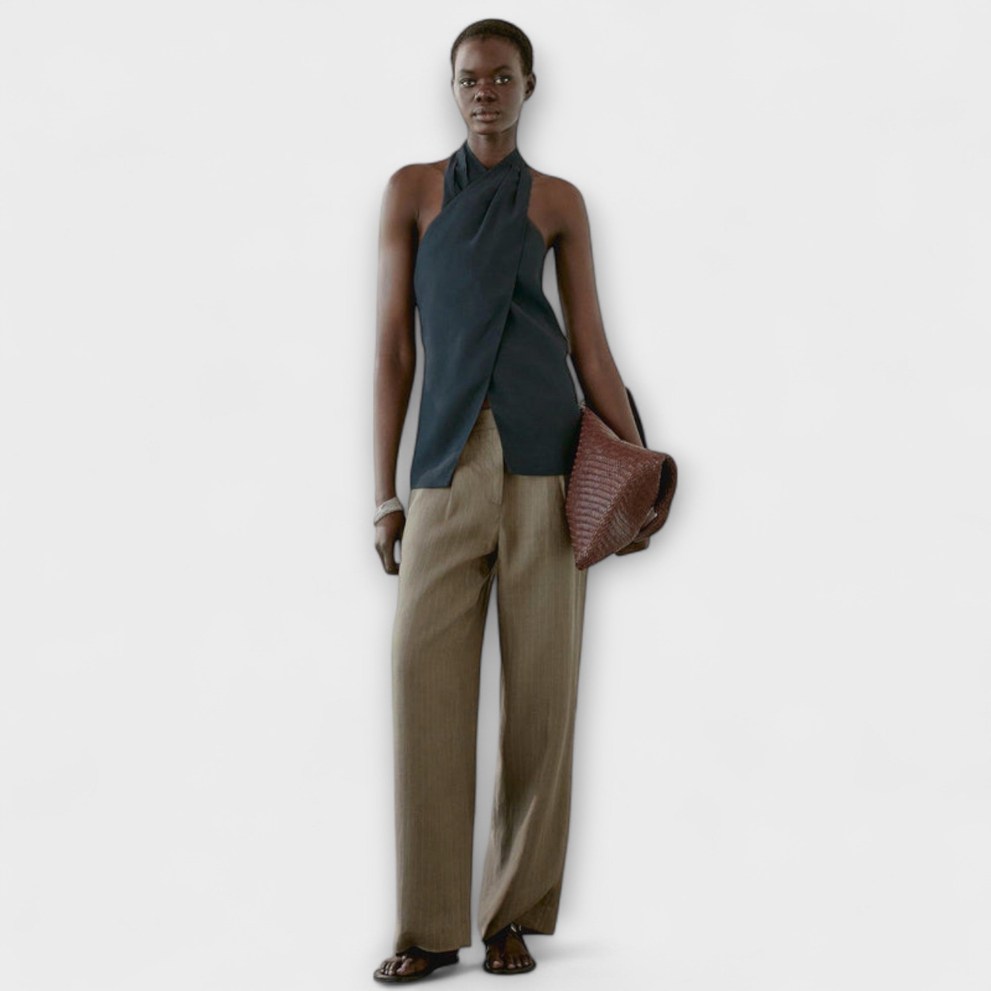 Hannah | Top Halter Neck Bleu avec Découpe au Dos