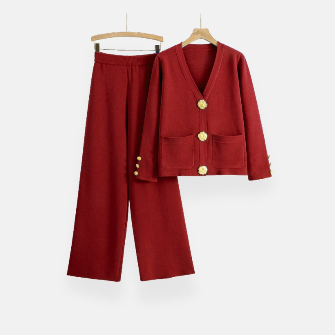 Francine | Ensemble en tricot chic à boutons dorés